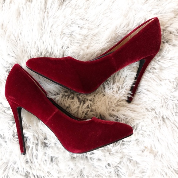Fashion to Figure Shoes - 👠 Red velvet pumps 👠